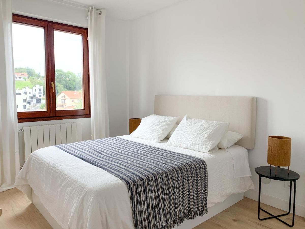 Acogedor Apartamento Con Terraza Y Parking Publico En Comillas Exterior foto