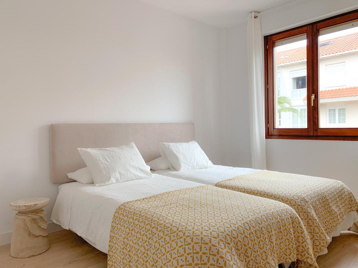 Acogedor Apartamento Con Terraza Y Parking Publico En Comillas Exterior foto