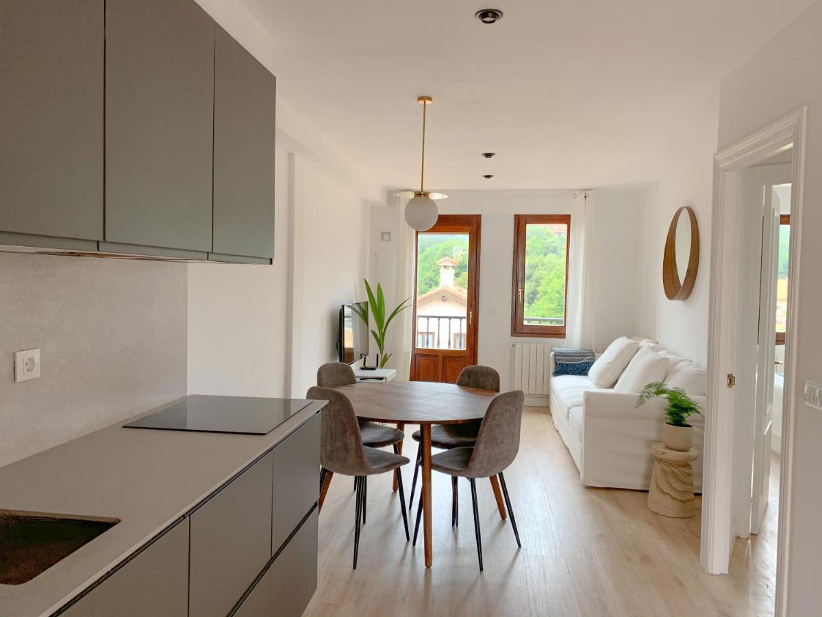 Acogedor Apartamento Con Terraza Y Parking Publico En Comillas Exterior foto